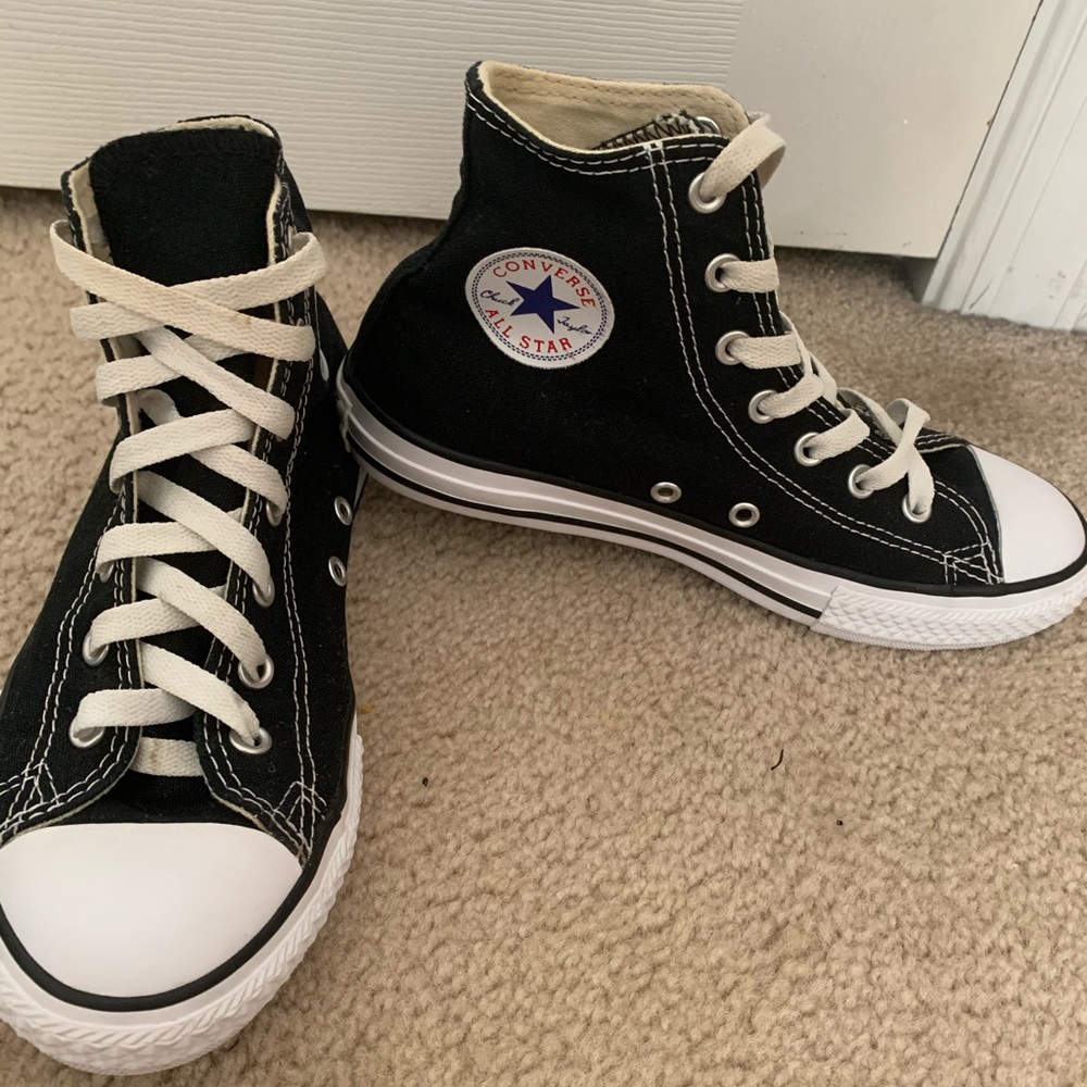 Chuck Taylor Hitop sneakers youth size 3